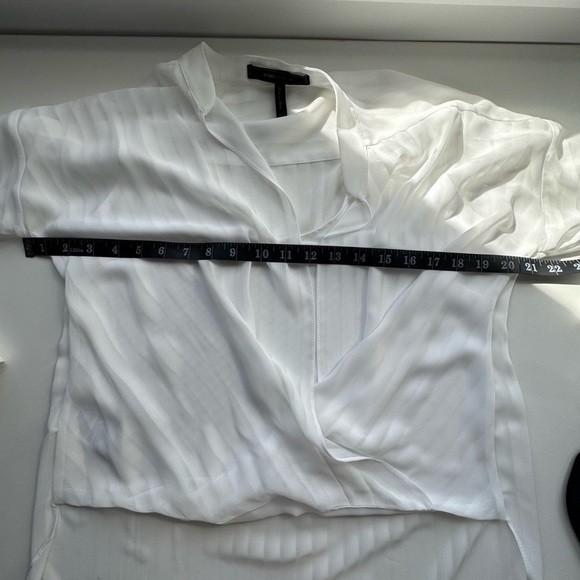 BCBG MaxAzria Elegant White Blouse Size XXS White Long Sleeve Faux Wrap NWOT - Picture 6 of 6